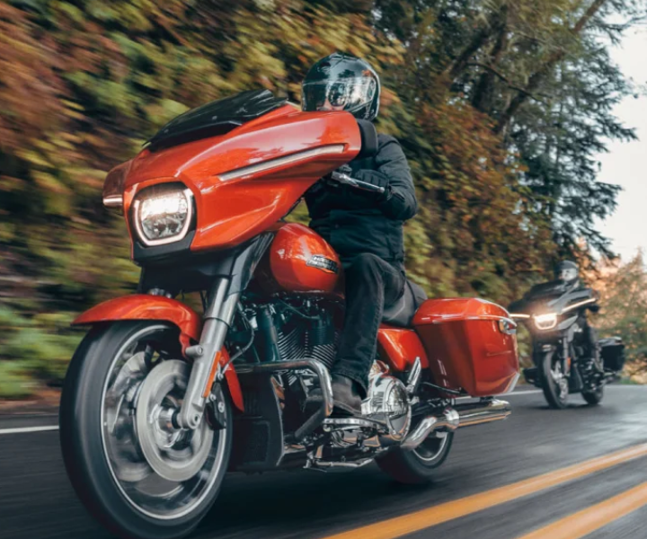 Harley Davidson Street Glide is available in 6 Colours in India