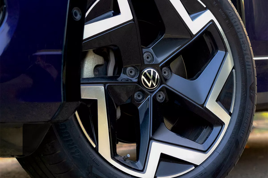 Diamond-Turned Alloy Wheels