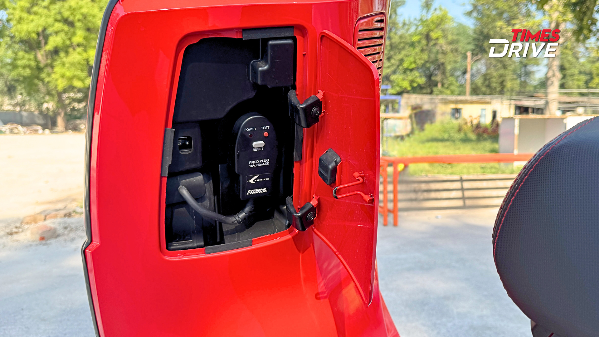 39Easy Charge39 built-in charger
