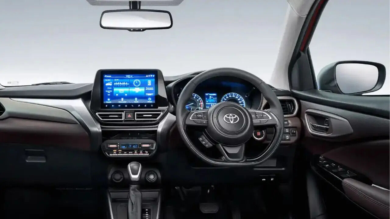 Kia Sonet vs Toyota Urban Cruiser Taisor Features
