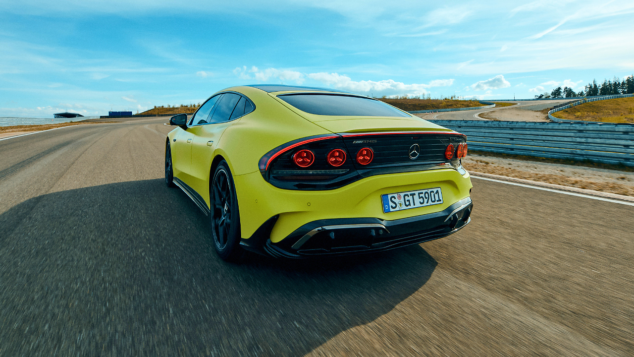 Mercedes-AMG GT Goes Electric, Gets Over 700 km Range and Makes 1 ...