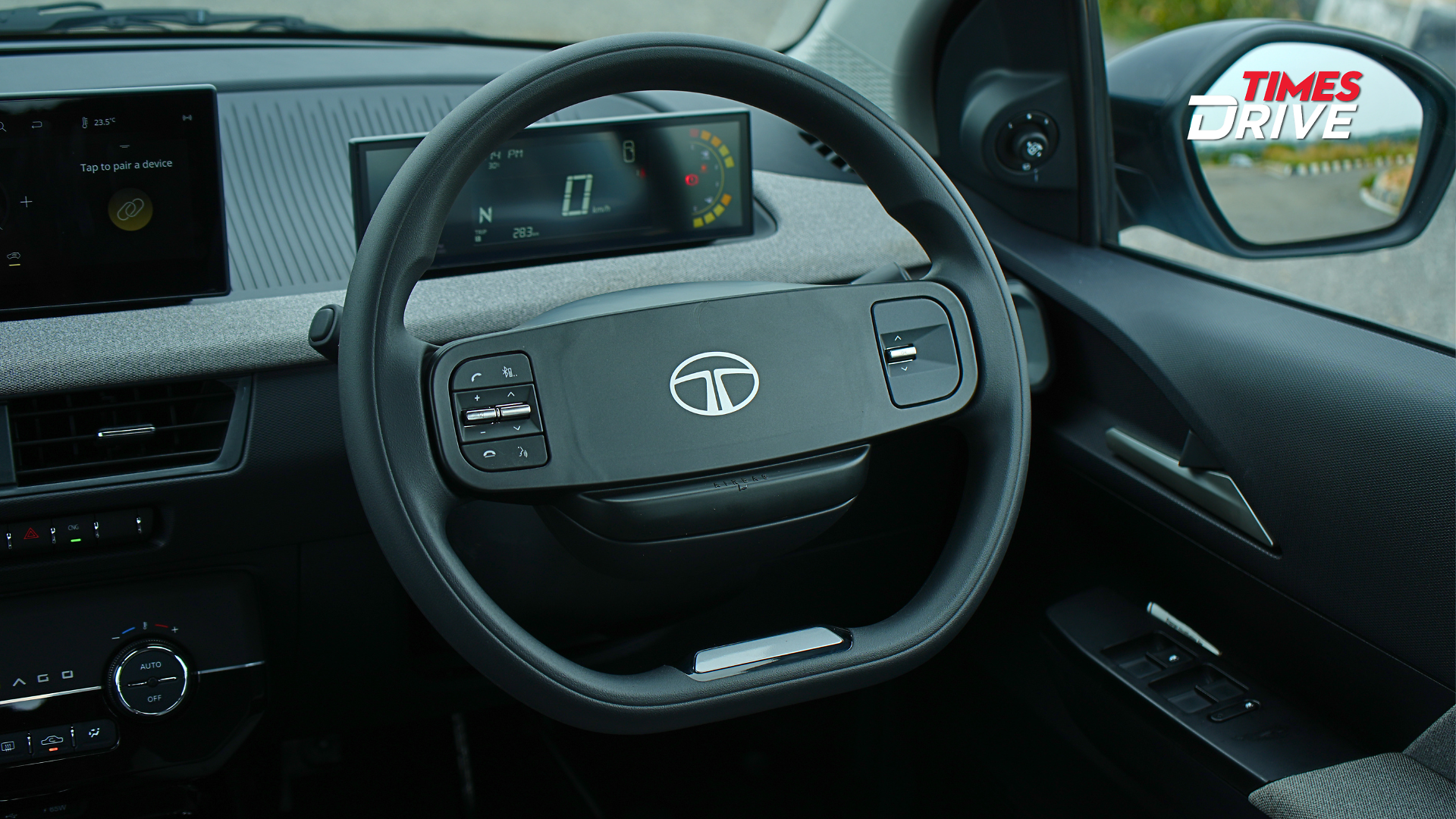 Digital Island Instrument Cluster Looks Futuristic