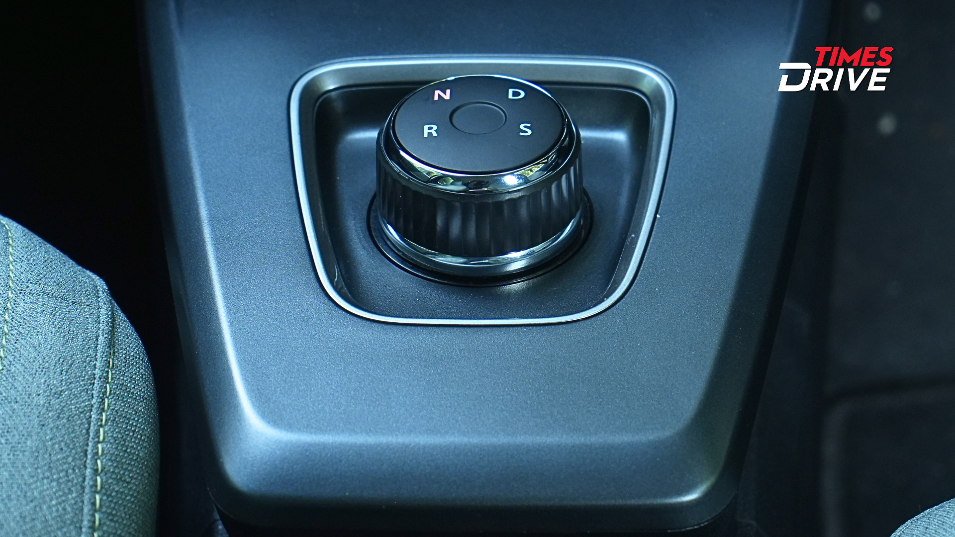 Rotary-dial style drive mode selector