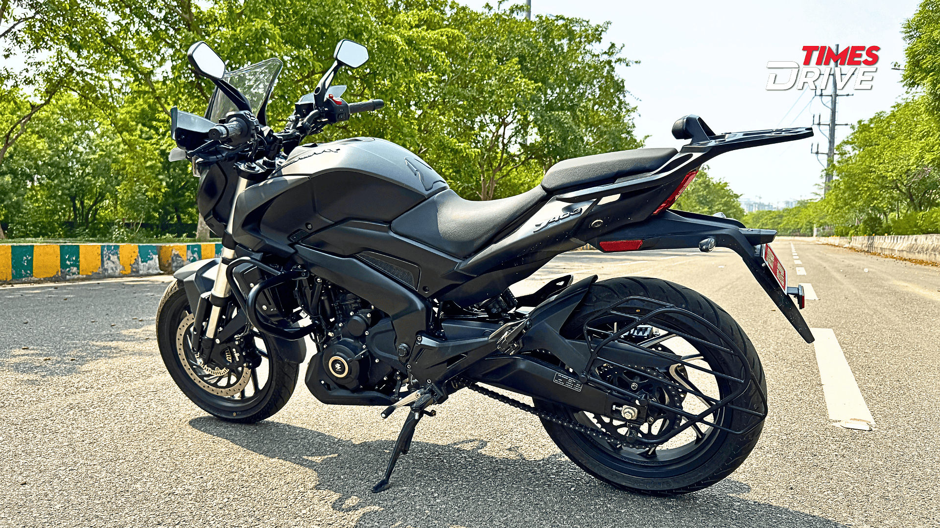 Saddle stay and carrier are well integrated with the bike
