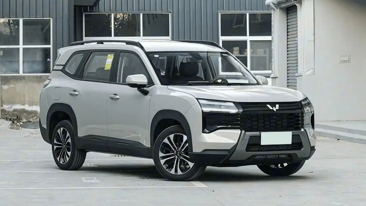 MG Hector Hawk