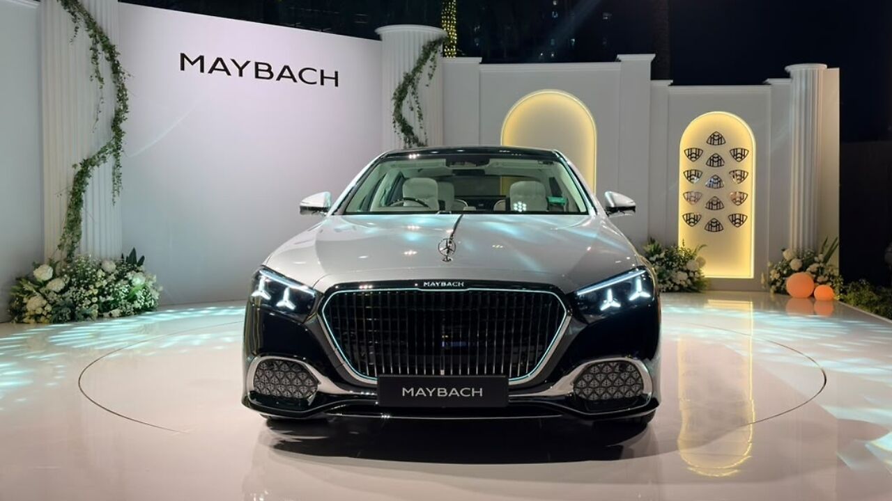 Mercedes-Maybach S 580e Front Profile