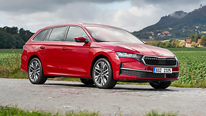 Skoda Octavia Goes Hybrid Debuts with 170PS Powertrain