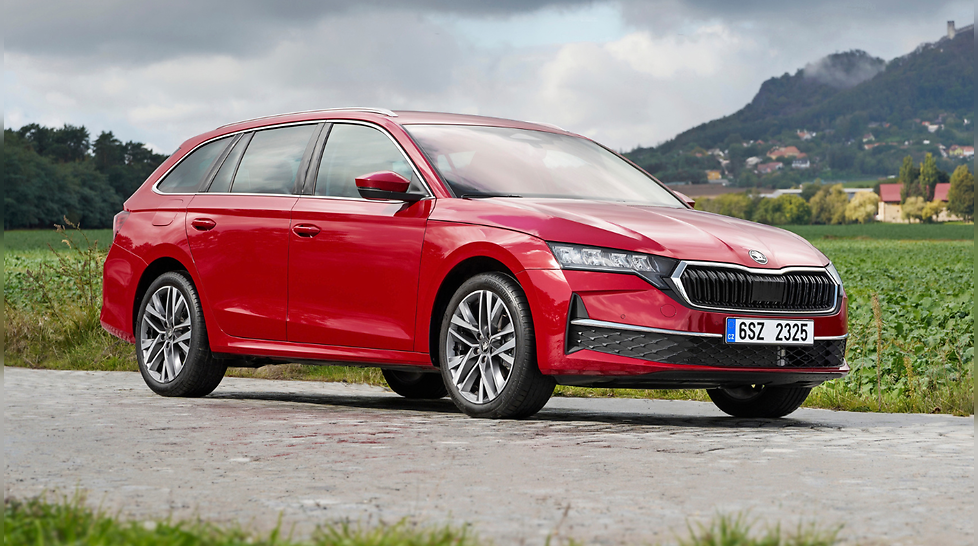 Skoda Octavia Goes Hybrid Debuts with 170PS Powertrain