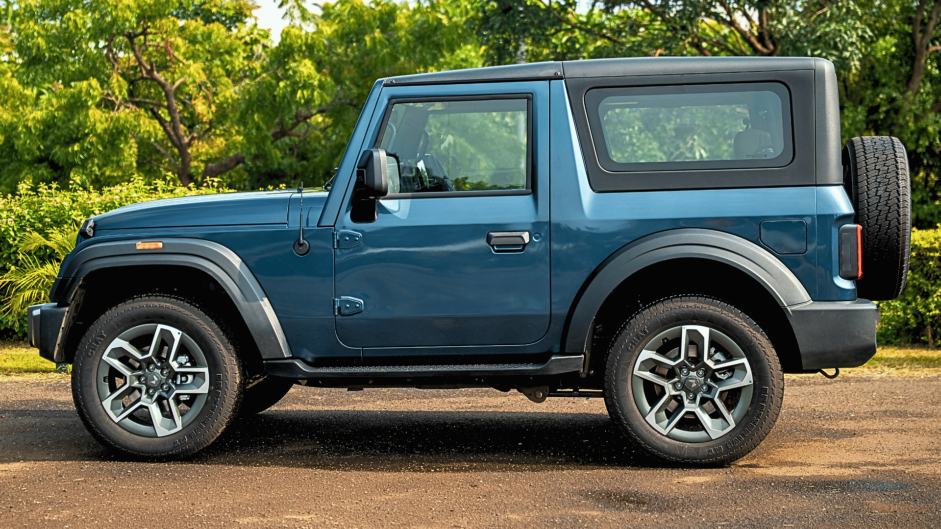 19-inch Alloy Wheels and Redesigned Claddings